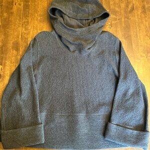 Lululemon M/L Textued Gray Sweater Oversized‎ Boxy Cowl Hood Sporty Cozy Travel